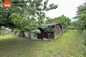 IDYLLE IN DER STADT: HAUS MIT EINBAUKÜCHE + VOLLKELLER + NEBENGEBÄUDE + GROSSEM GRUNDSTÜCK – Mecklenburg-Strelitz (Kreis) – Vorschaubild 10