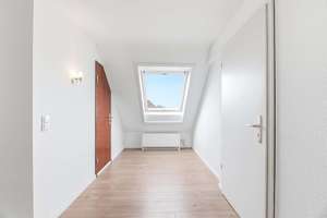 Charmante Galerie-Wohnung auf zwei Ebenen – Offenes Raumkonzept in ruhiger Lage – Die vollständige Adresse der Immobilie erhältst du vom Anbieter., 70439 Stammheim-Mitte, Stuttgart – Vorschaubild 10