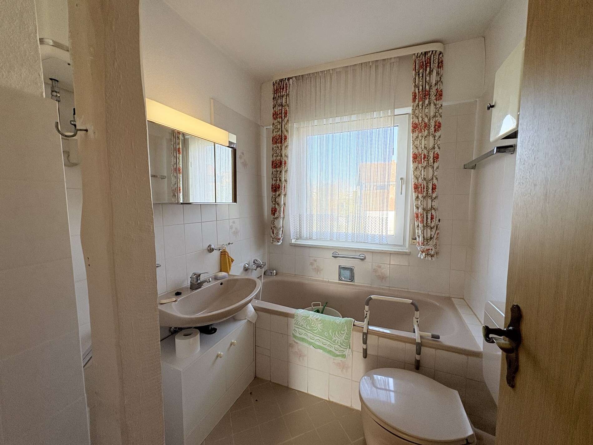 Immobilie in Fronhausen - Vielseitig nutzbar: Ein- bis Zweifamilienhaus mit großem Garten in Oberwalgern - Bild 0