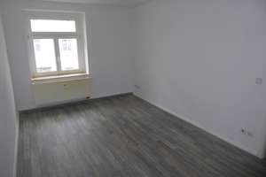 Niedliche 1-Raum mit Laminat, Bad mit Fenster, Wanne... im Lutherviertel!!! – Fichtestr. 16a, 9126 Lutherviertel, Chemnitz – Vorschaubild 3