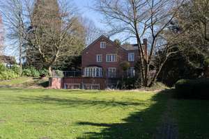 Df.-Ludenberg:Großzügiges Villenanwesen auf prächtigem Parkgrundstück in schöner, ruhiger Höhenlage