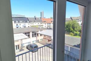 Wohnen im lichtdurchfluteten modernisierten 2. Obergeschoss mit kleinem Balkon in Essen-Rüttenscheid