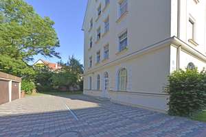 Urgemütlich: Große 2-3 Zimmer-Altbauwohnung mit herrlichem Weitblick in Pasing am Stadtpark