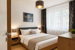 Sanierte Wohnung im 1. OG I bezugsfrei I Balkon I Küche – Simpsonweg 2b, 12305 Lichtenrade, Berlin – Vorschaubild 2
