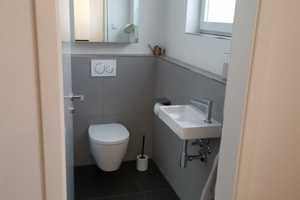Attraktives 4-Zimmer-Reihenmittelhaus mit gehobener Innenausstattung in Rosenheim Happing – Oberer Gernauweg 5b, 83026 Rosenheim – Vorschaubild 2