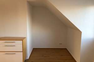 Helle 2-Zimmer-Wohnung mit Einbauküche und eigener Waschmaschine in Düsseldorf Zoo – Die vollständige Adresse der Immobilie erhältst du vom Anbieter., 40239 Düsseltal, Düsseldorf – Vorschaubild 4