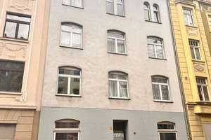 Wohnen & gestalten: EG-Wohnung plus Dachboden mit Ausbaureserve