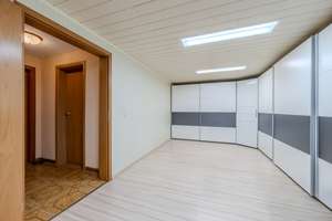 Reihenhaus mit Garten und großzügiger Dachterrasse in ruhiger Lage – Die vollständige Adresse der Immobilie erhältst du vom Anbieter., 70437 Zuffenhausen-Im Raiser, Stuttgart – Vorschaubild 12