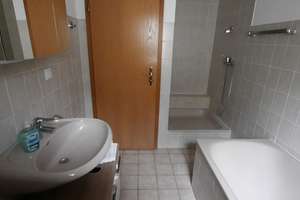 Möblierte 3-Zimmer-Dachgeschosswohnung in Bielefeld-Mitte – Die vollständige Adresse der Immobilie erhältst du vom Anbieter., 33607 Mitte, Bielefeld – Vorschaubild 6