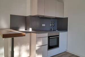 * Helle und freundliche Single Wohnung *  Stellplatz * Balkon * EBK * – Zeißstraße 73, 9131 Hilbersdorf, Chemnitz – Vorschaubild 3