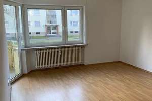 Schöne 3-Zimmer EG-Wohnung mit Loggia – Max-Schott-Straße 27, 85075 Nordwest, Ingolstadt – Vorschaubild 1