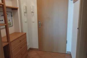 Sonnige, gepflegte 2-Zimmer-Wohnung mit Balkon und Einbauküche in Kirchheim b.München – Am Sportpark 3, 85551 Kirchheim bei München – Vorschaubild 2