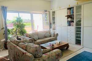 * Wunderschöne 3-Raum-Dachgeschosswohnung mit gehobener Ausstattung in Kronberg im Taunus *