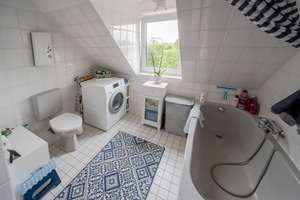 Oberkassel! Großzügige Dachgeschosswohnung mit Panoramafenster – Die vollständige Adresse der Immobilie erhältst du vom Anbieter., 40547 Oberkassel, Düsseldorf – Vorschaubild 6