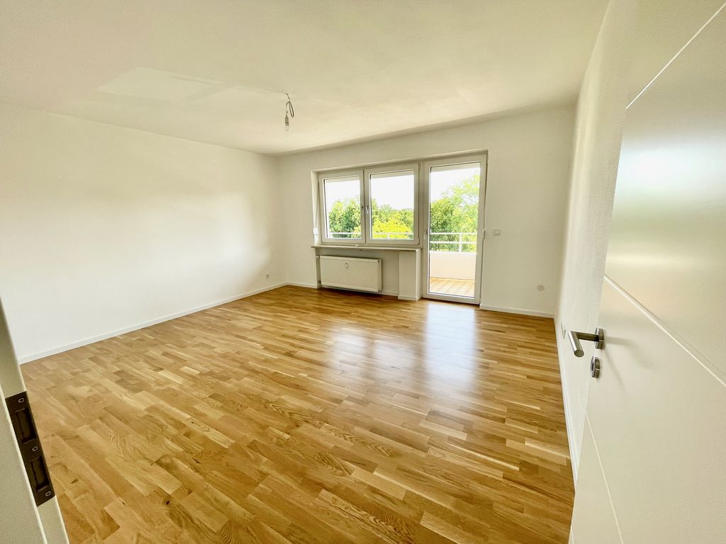 ***Herrliche 2-Zimmer-Wohnung - mit Balkon - in Toplage in ...
