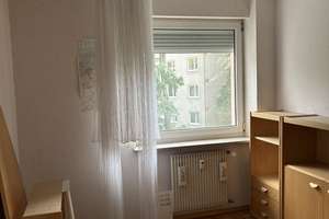 Gepflegte 4-Zimmer-Eigentumswohnung mit modernisiertem Duschbad/WC in bevorzugter Lage – Geschwister-Scholl-Straße 12, 91058 Schönfeld, Erlangen – Vorschaubild 4