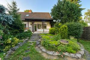 Freies, unterkellertes Einfamilienhaus mit Tiefgarage in ruhiger Seitenstraße, Berlin-Mahlsdorf-Süd – Die vollständige Adresse der Immobilie erhältst du vom Anbieter., 12623 Mahlsdorf, Berlin – Vorschaubild 3