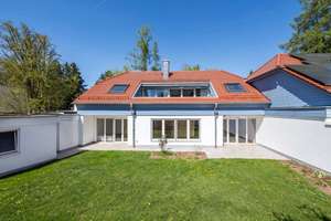Licht, Luft und Wohlfühlflair: Familiengerechte Haushälfte mit Dachterrasse und Garten – Die vollständige Adresse der Immobilie erhältst du vom Anbieter., 82031 Grünwald – Vorschaubild 11