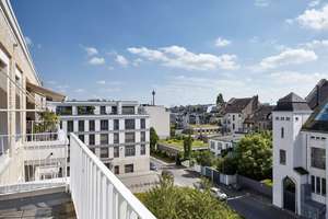 RIVIERA NIZZA am BelsenPark: 4-Zi-ETW im 4. OG. Lift. EBK. Parkett. 2 Bäder. Balkon. TG auf Wunsch. – Theo-Champion-Straße xx, 40549 Oberkassel, Düsseldorf – Vorschaubild 2