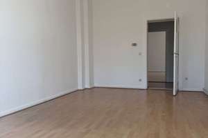 Bezugsfrei & frisch renoviert – charmante 2-Zimmer-Altbauwohnung mit Süd-Loggia im Leopoldkiez – Oudenarder Straße 12, 13347 Wedding, Berlin – Vorschaubild 3