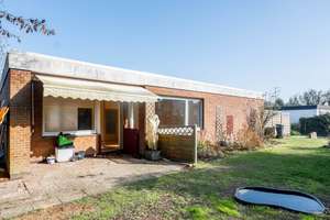 KEINE KÄUFERPROVISION Toller Bungalow mit Einliegerwohnung und Garage in schöner Lage von Steinhagen