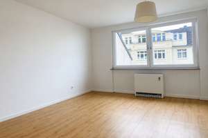 Gepflegte Dreizimmerwohnung mit Balkon zur Kapitalanlage oder späteren Eigennutzung in Oberkassel! – 40545 Oberkassel, Düsseldorf – Vorschaubild 2