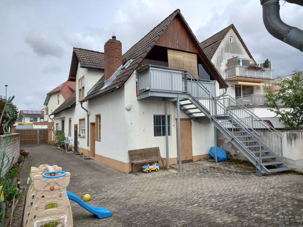 Immobilie in Bickenbach - Zweifamilienhaus in Bickenbach mit Renovierungsbedarf - Bild 3