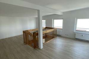 **Helle 4-Raumwohnung für Familien oder Paare im Dachgeschoss**