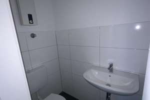 Große Küche und nen Balkon gesucht, hier bin ich.. OHNE BODENBELAG