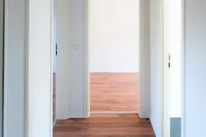 Schöne 3-Raum-Wohnung mit Balkon – Ihr Rückzugsort zum Wohlfühlen! – Martin-Agricola-Straße 6, 39108 Magdeburg – Vorschaubild 2