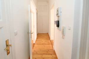 PRAKTISCHES ERDGESCHOSS - SCHÖNE HOLZDIELEN,& STUCK- IM RHEINGAUVIERTEL, NÄHE HEIDELBERGER PLATZ – Johannisberger Str. 1a cd, 14197 Wilmersdorf, Berlin – Vorschaubild 2