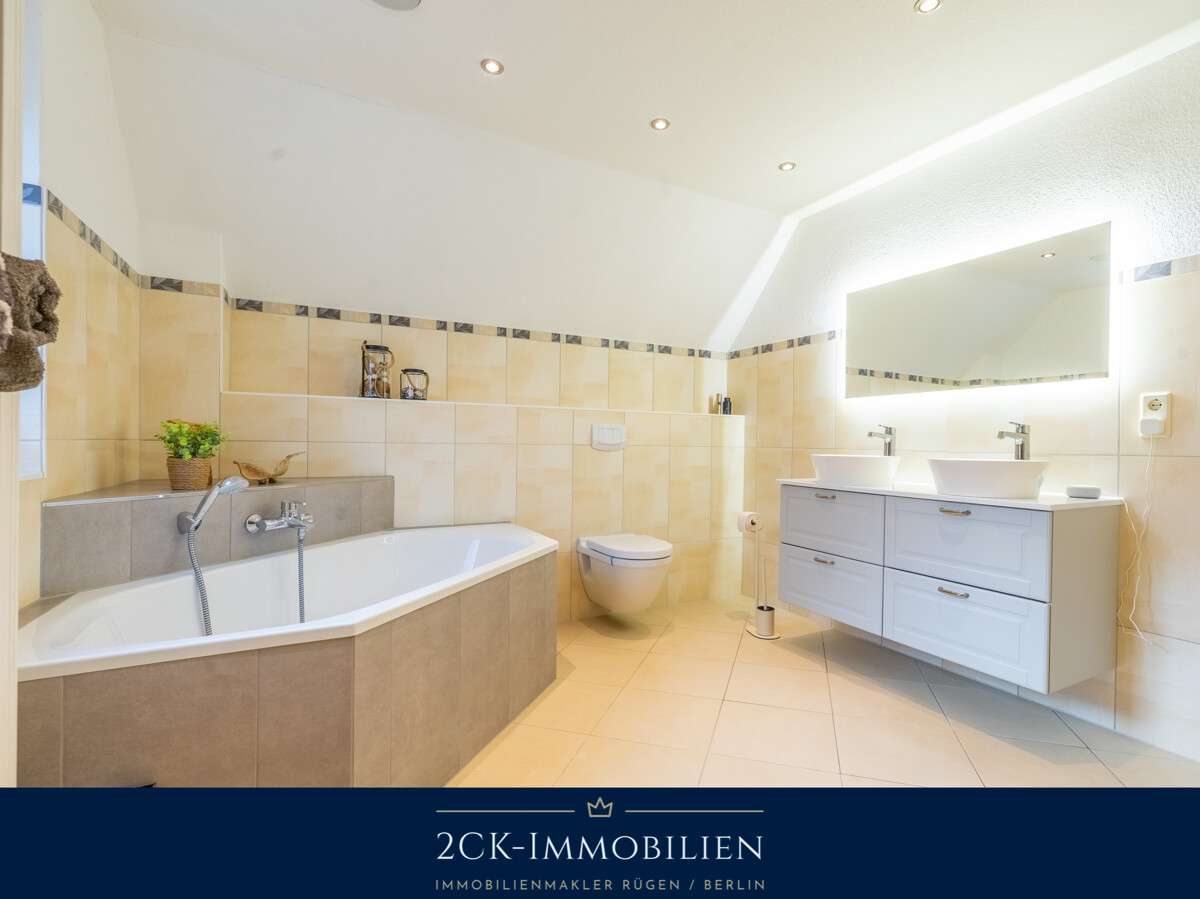 Immobilie in Baabe - Ostseebad Baabe: Moderne DHH, 5 Zimmer, 125 m², Seeblick, Kamin, 2 Bäder & Stellplätze! - Bild 4