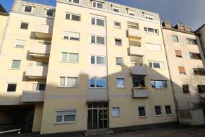 Ideale und gut geschnittene 3-Zimmer Wohnung mit Loggia in Sendling sucht neuen Eigentümer!