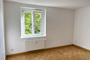 Mehr als 2 Zimmer: neu renoviert mit Parkett + Extra-Raum für Homeoffice  oder Essen – Dobritzer Str. 47, 1237 Seidnitz/Dobritz, Dresden – Vorschaubild 3