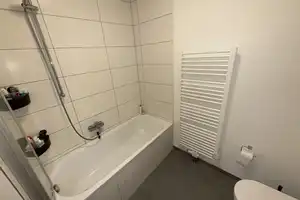 Nachmieter für 2-Zimmer Wohnung mit Garten zum 16.09.2025 gesucht – Charlottenburger Straße 43c, 22045 Hamburg – Vorschaubild 2