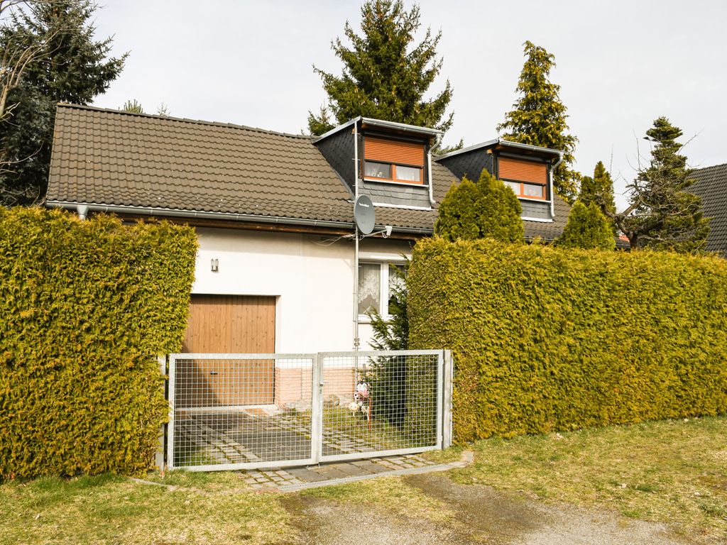 Einfamilienhaus auf großem Grundstück vor den Toren Berlins