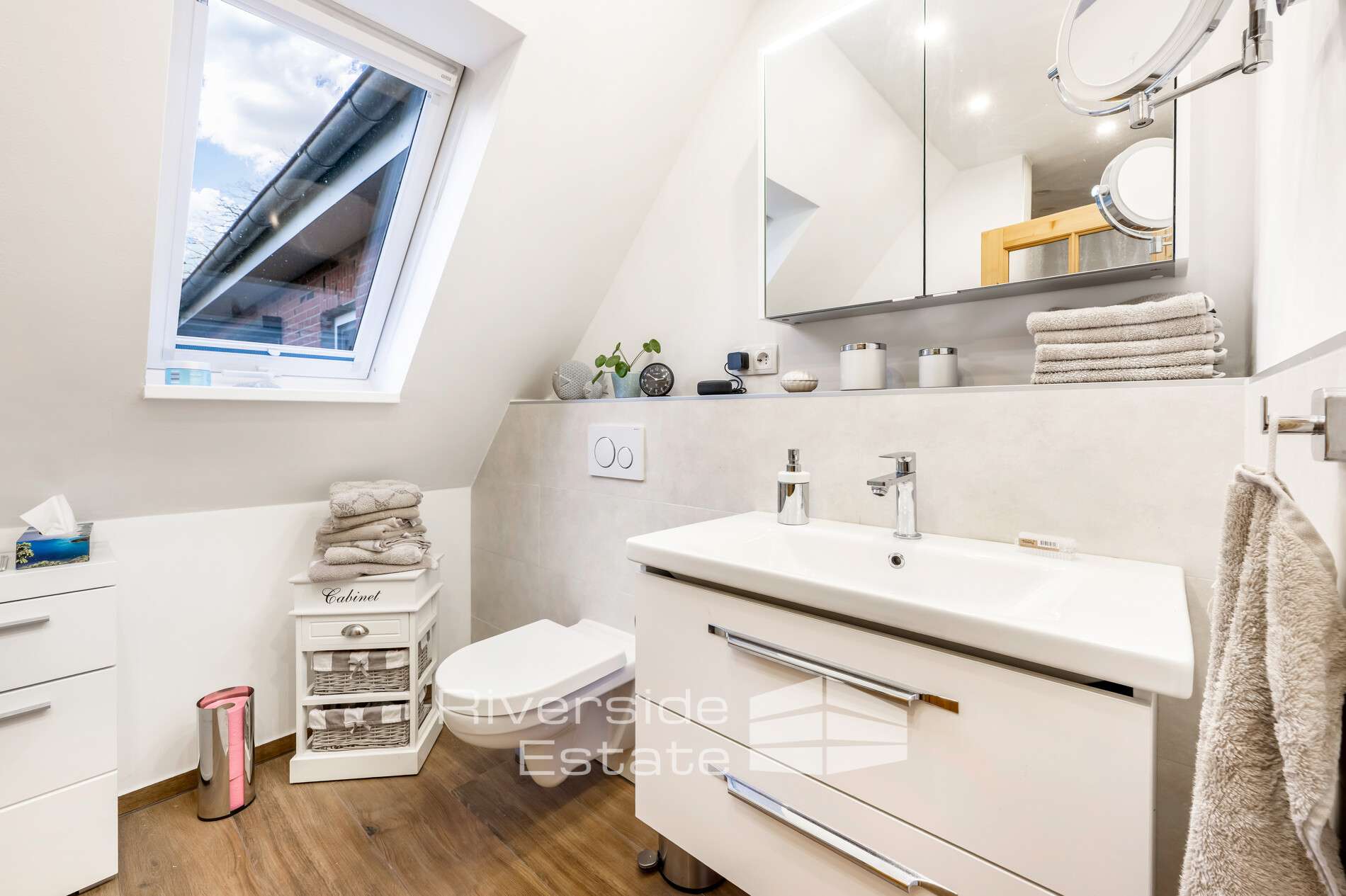 Immobilie in Lauenbrück - Mehrfamilienhaus mit großem Garten und vielseitigen Optionen – ideal fürs Mehrgenerationenwohnen - Bild 0