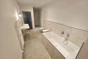 Exklusives Wohnen in der Villa Steuben mit Terrasse & Garten|Bad mit Wanne & Dusche| Fußbodenheizung – Steubenallee 3, 39104 Altstadt, Magdeburg – Vorschaubild 3