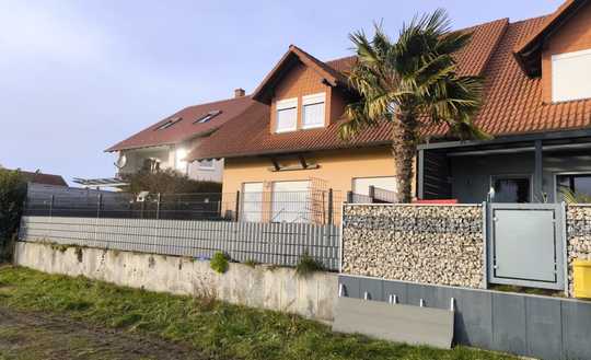 Großes Haus in ruhiger Feldrandlage