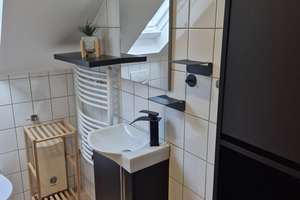  möblierte 1 Zimmer DG Wohnung in Köln Flittard – Die vollständige Adresse der Immobilie erhältst du vom Anbieter., 51061 Flittard, Köln – Vorschaubild 2