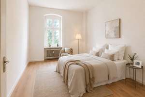 Attraktive 2-Zi- Altbauwohnung mit sonnigem Balkon – stilvoll renoviert & Einbauküche! Bezugsfrei! – Herbststraße 16, 13409 Reinickendorf (Ortsteil), Berlin – Vorschaubild 2