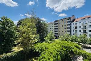 Große verglaste Südloggia! Das Highlight dieser geräumigen 3-Zimmer-Wohnung!