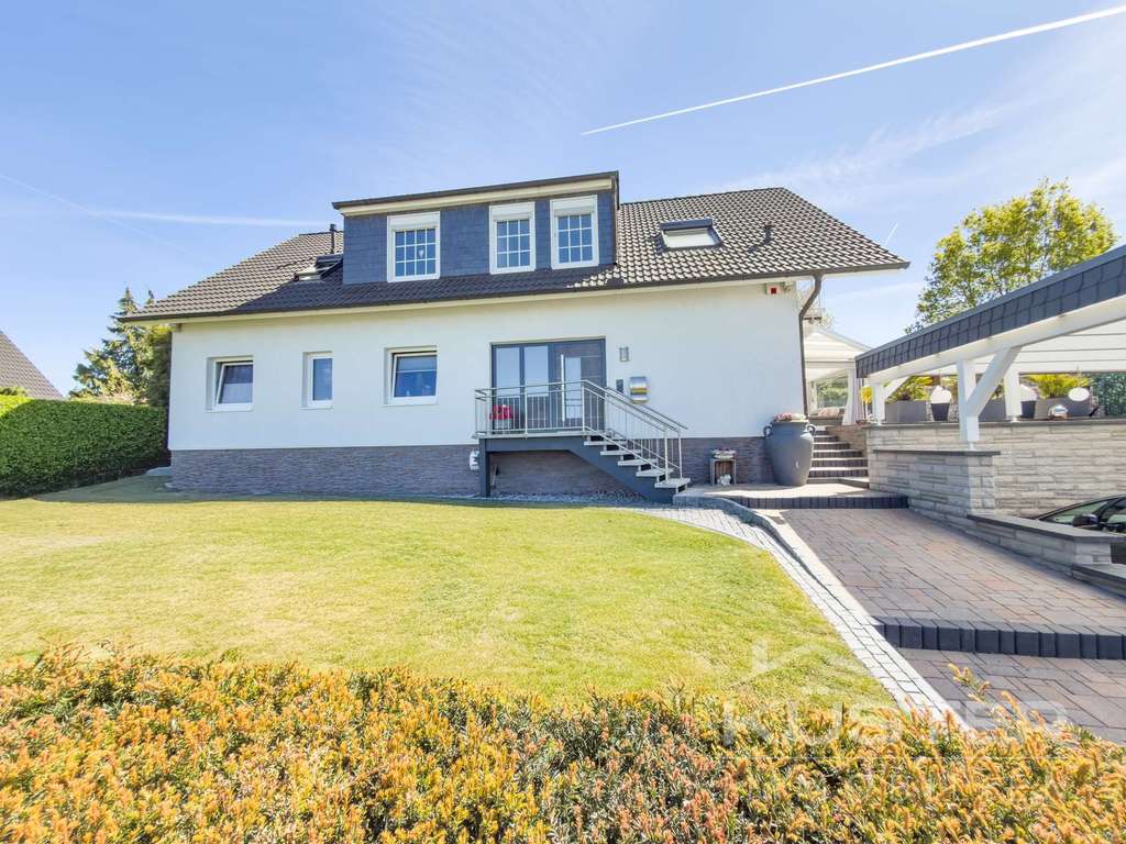 Immobilie in Obernkirchen - KÜSTER IMMOBILIEN präsentiert: Exklusives Wohnen mit viel Platz und traumhafter Aussicht - Bild 0