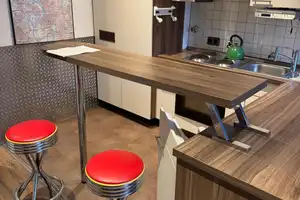Zentrale, vollmöblierte 2-Zimmer-Wohnung mit Stil & Herz - ideal für Paare & Einzelpersonen ! – Düsseldorf – Vorschaubild 3