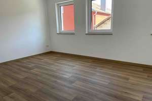 Moderne 4-Zimmer-Obergeschoss-Wohnung in bester Lage, als Wohn- oder Büro-/Gewerberäume nutzbar. – 93339 Riedenburg – Vorschaubild 3