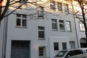 Schöne, helle 2 Zimmer Wohnung im 1.OG