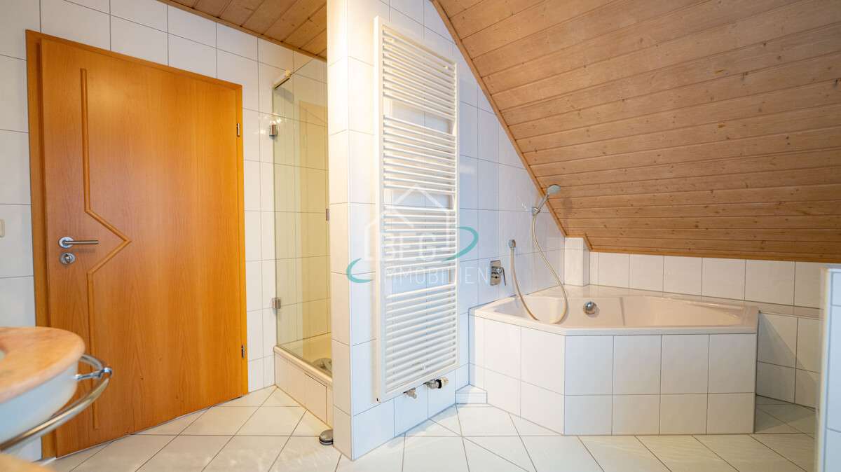 Immobilie in Stimpfach - Familienfreundliches Einfamilienhaus  mit Garten, Terrasse und Doppelgarage - Bild 0