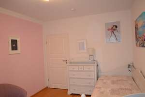 4-Zimmer-Doppelhaushälfte mit gehobener Innenausstattung und EBK in Irgertsheim West – 85049 West, Ingolstadt – Vorschaubild 13