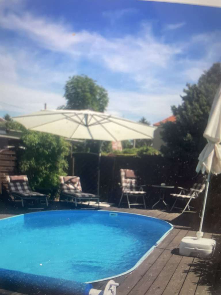 Besichtigung Samstag 11:00 bezauberndes Haus mit Pool und Carport