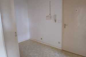 Helle 74 m² Wohnung mit Balkon & Aufzug in Düsseldorf – befristet bis zum 31.05.2027 – Düsseldorf – Vorschaubild 3